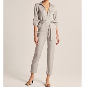 NWT Puff Sleeve Utility Jumpsuit